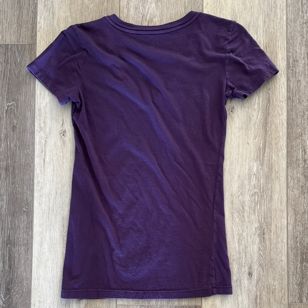 Hurley Women's Deep Purple V-Neck Tee - Picture 4 of 4